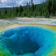 De warmwaterbron Morning Glory Pool in het Yellowstone Nationaal Park, Wyoming, USA
<BR><BR>Zie ook www.arterra.be</P>